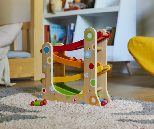 goki car racetrack, with 3 cars