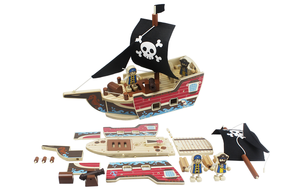 UDEAS - QPack - Pirate ship-felix & mina