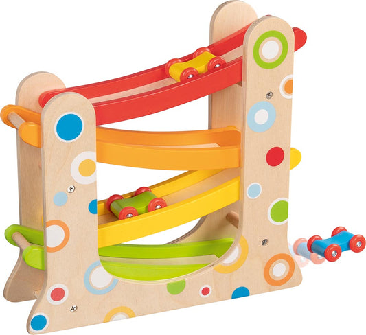 goki car racetrack, with 3 cars